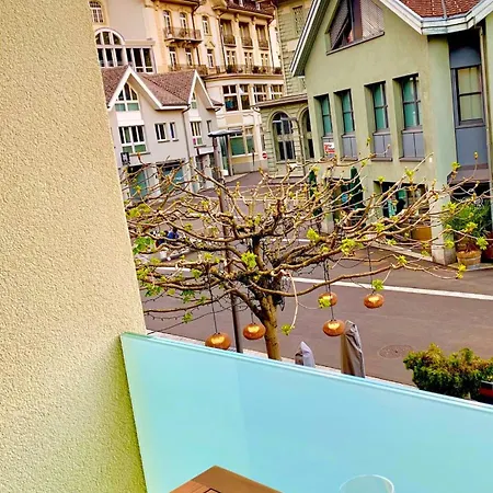 Swisshut Modern 10min West Station - Apart. Blume 1 Дом отдыха *